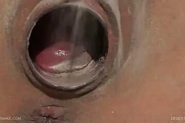 Nem a jógáig, amikor a srác farka már kimászik a hazi porno videok nadrágjából.