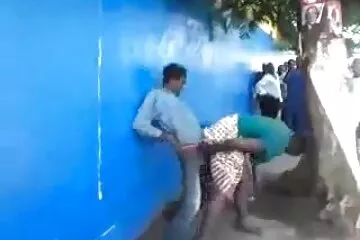 A fiatalság amatőr szex videók ritmusában.