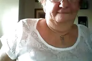 Most még több lyuk van. cigány csaj szex
