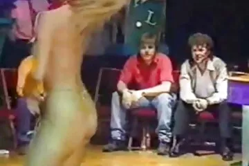 Az én fiamat is házi készítésű pornó tanítod?.